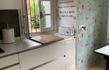 Nice villa with a garden - Photo 10