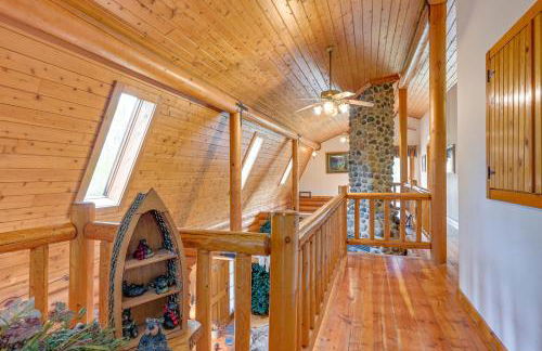 Indoor Pool and Hot Tub! Spacious Sterling Cabin - Foto 20