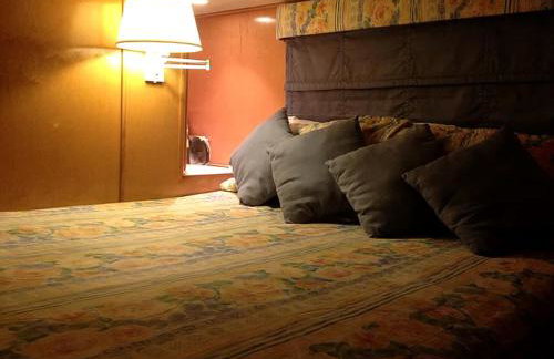 Luxury Houseboat for Cruise-Style Getaway on Lake Travis near Austin, Texas - Foto 8