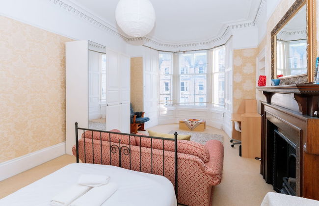 Spacious 4 Bedroom Apartment Near The Meadows/old Town - Foto 17