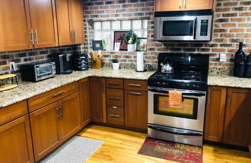 UPDATED Amazing Bi -Level Condo minutes from water views of New York City - Foto 14