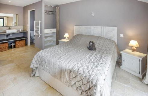 Nice Home In La-Roque-Sur-Pernes - Foto 12