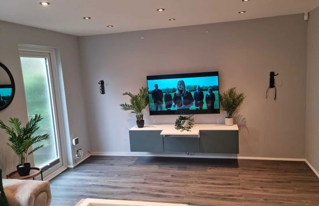 Impeccable 4-bed House in London With Jacuzzi - Foto 21