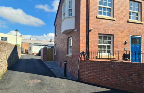 Number 10 - Stunning brand new house - sleeps 6 - free parking - Foto 35