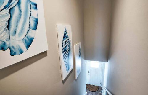 Large 3 bedroom Downtown Parking - Photo 16