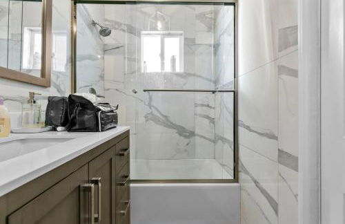 Luxury Pool Oasis- Near Stadium, Tennis and Golf - Photo 21