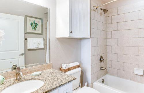 Private Beach Access: Galveston Resort Condo! - Foto 17