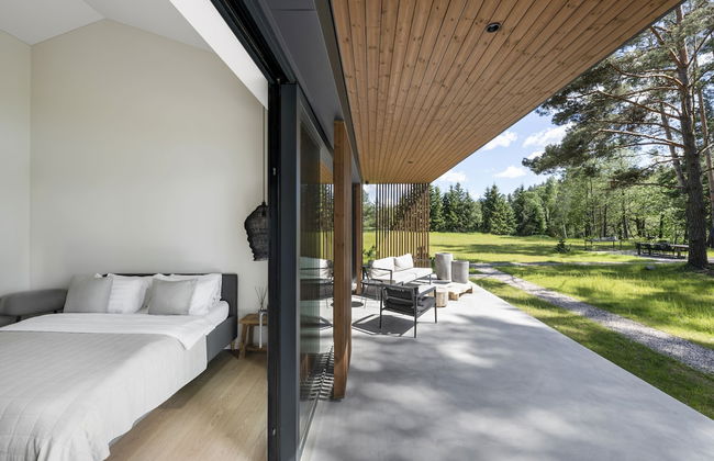 The Lake. Unique Waterfront Villa - Photo 28