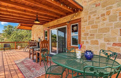 RUSTIC BLUEBONNET CABIN With VIEW BY HIDDEN FALL PARK - Photo 3