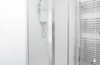 The Old Wagon House views over the fields and sea - Foto 17