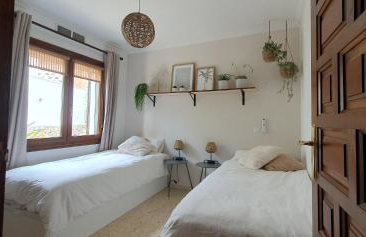 Casa el Montcel, a unique chalet with roofterrace and shared pool - Foto 11