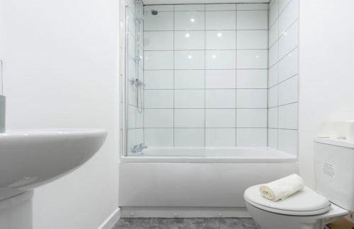 Riverside Rendezvous 1 bedroom Near Airport and City Centre SF - Foto 30