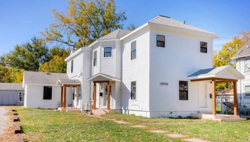 Spacious 9BR Home Ideal for Groups Near Downtown - Photo 5