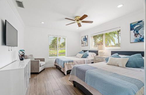 Spacious 4BR/3BA pool home, stylishly decorated - Foto 43