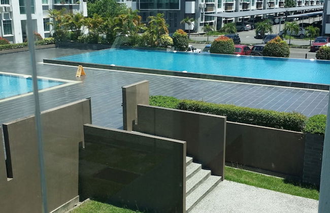 NY Cyber Apartment - Photo 18