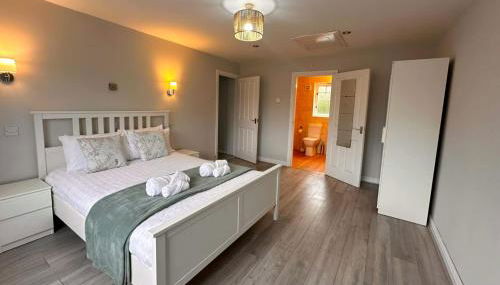 Spacious 4 Bed House with parking in Wolverhampton - Foto 4