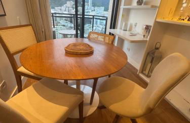 Leblon - Vista Mar no Top Flat Leblon com Academia, Garagem e Arrumação Diária - True Rio - Photo 3