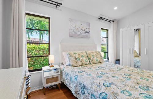 Pelican Paradise! Waterfront, BBQ, Heated Pool, King Bed, Luxury, Family Fun & More - Foto 16