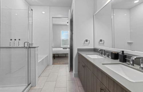 Lavish Escape 1Bd1Ba Pool w Golf Sim - Foto 15