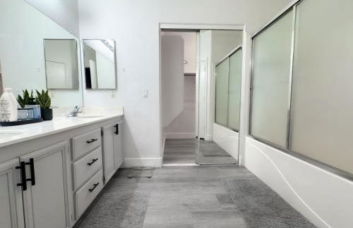 Spacious 3-Bed Family Retreat WiFi & Parking - Foto 29