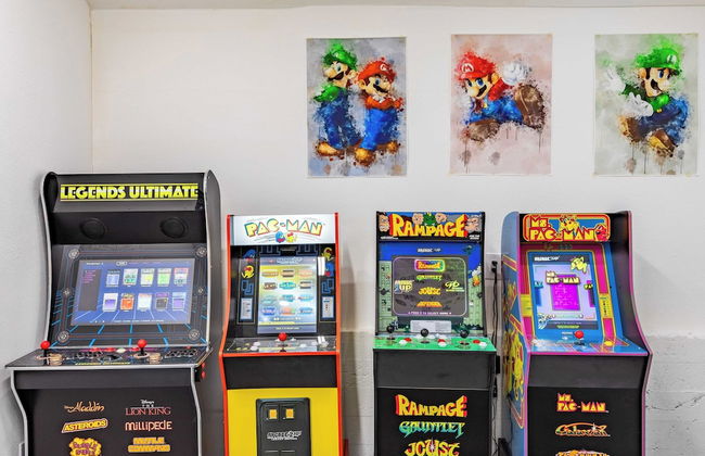 Mins to the Lake, Arcade/playroom, Panoramic Deck Views Nadelhorn by Avantstay - Foto 5