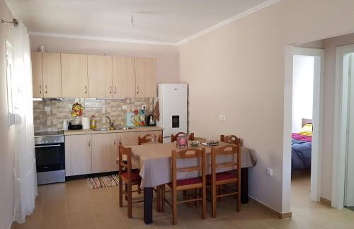 Dimas House - Photo 2