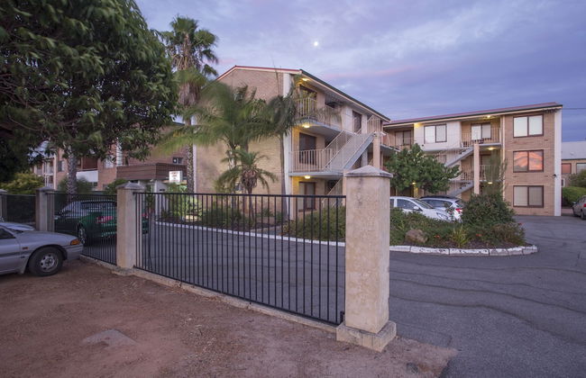 Burswood Lodge Apartments - Photo 10