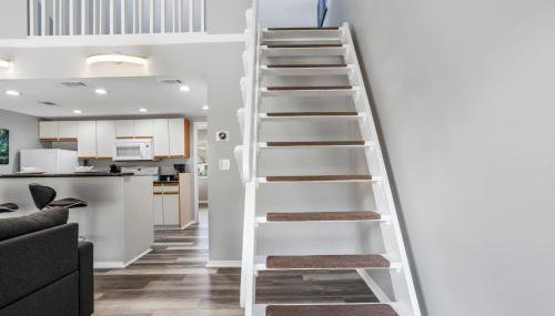 KING BED Well-Located Cozy Townhouse Retreat - Foto 3