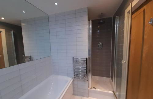 Lavish London Apartment - Secure with parking - Foto 9