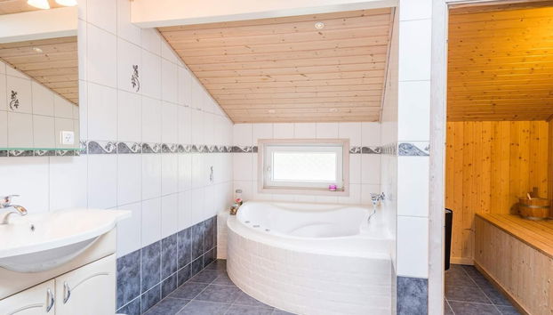 Holiday Home in OksbÃ¸l - Photo 3