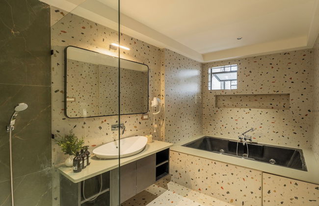 ELIVAAS Kamerios Regalia 2BHK Apartment - Photo 40