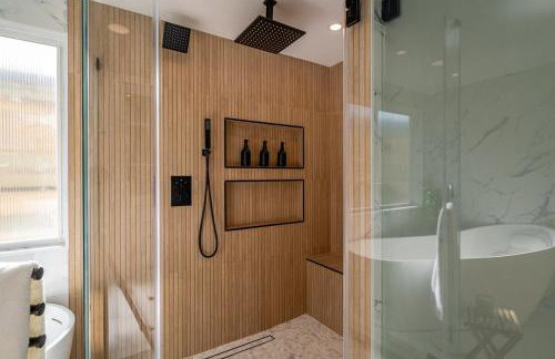 Phenomenal King, Air, Rooftop Deck, Walk to Beach - Foto 42