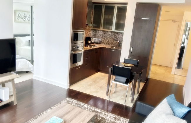 TO Stays - York and Lakeshore - Foto 45