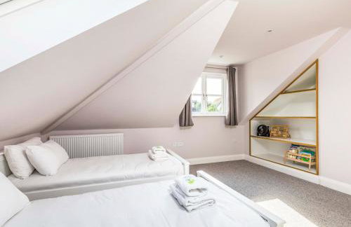 Stylish and fresh 4 bed beach house with garden - Pass the Keys - Foto 18