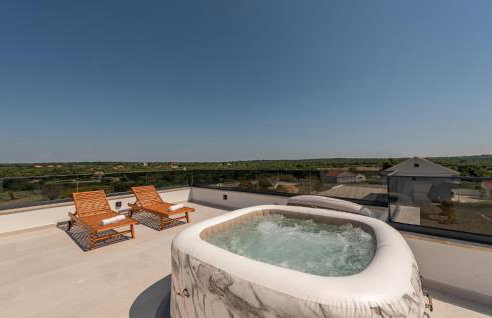 4 Bedroom Cozy Home In Poljica Brig - Foto 2