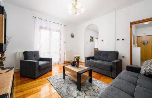 Spacious Apartment in Markoci - Foto 12