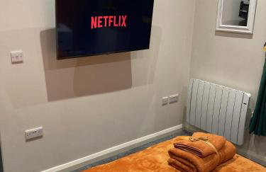 Central Sheffield 3BED 3BATH IV Pent-Apartment - Photo 37