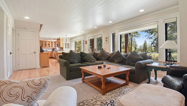 2 Mi to Lake Tahoe Spacious and Serene Retreat! - Foto 2, Imagen principal