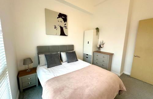 City Getaway - 3BR Home Near Etihad & AO Arena - Sleeps 6 - Foto 2