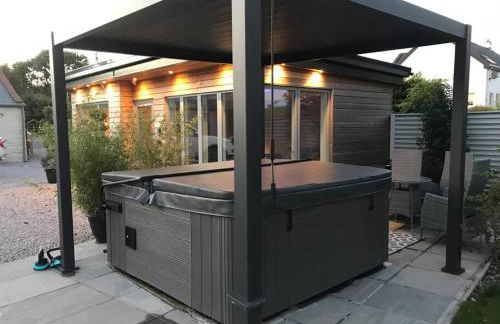 Amazing Cottage & detached Annex sleeps 8, Extra Deep Hot tub, Super Fast wifi, New for 2024 is the addition of Wood Fired Sauna - Foto 6