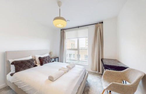 Modern 2 Bed - 2 Bath Flat near Central London with Parking Space - Foto 8