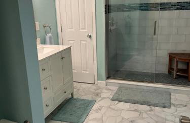 Peaceful 4 bedroom Lakehouse with no neighbors - Foto 35