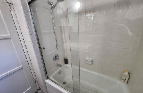 Private Room2 Own Entry Shared Bath One Guest Walk to UCSD - Foto 13