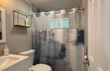 Gorgeous Seaside Seashell Cottage! - Photo 20