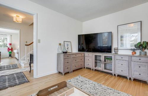 Family Fun on Lake Bemidji! Spacious Home with Yard - Foto 11