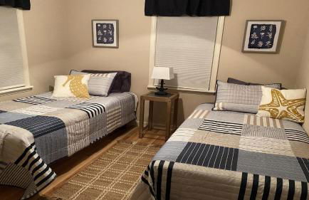 Beach Haven Oceanside Beach Badges Outside Shower Wifi,Spend A Week In The Queen City On One Of Its Premiere Streets The Location Of This Duplex - Foto 2