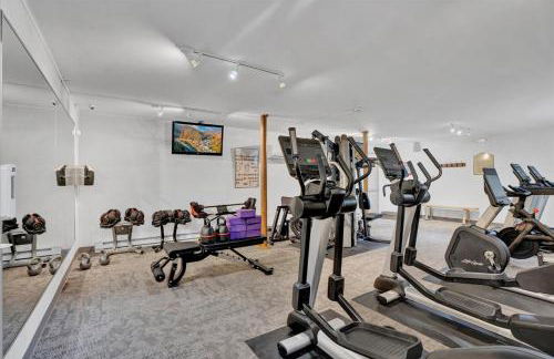 Winter Hideaway - Sled Hill, Hot Tub, Fireplace, Game Room - Foto 62