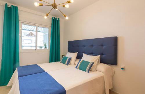 Charming apartment on the beach - Pool and parking - Photo 27