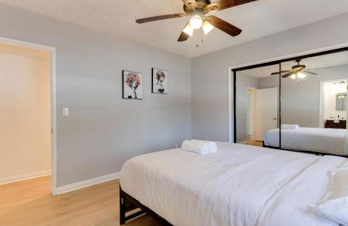 Charming 5 Bedroom Granada Hills House with Pool - Foto 21