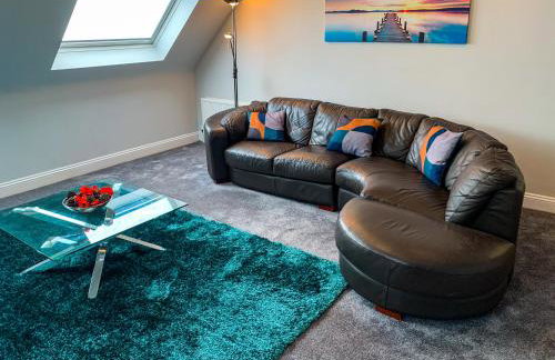 The Gables Poole, 3 Bedroom Penthouse Apartment - Photo 4